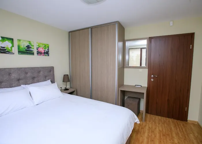 Feel At Апартамент