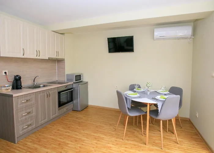 Апартамент Feel At