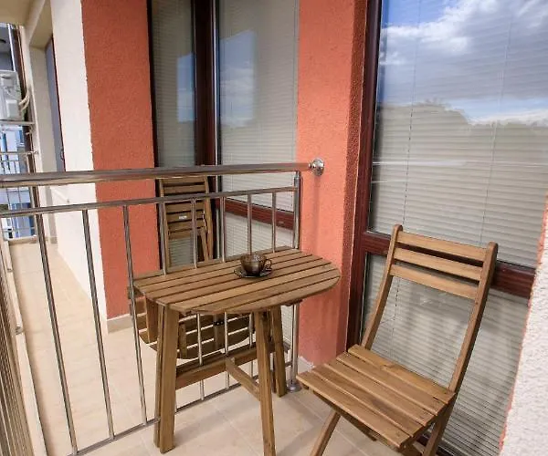 Апартамент Feel At *