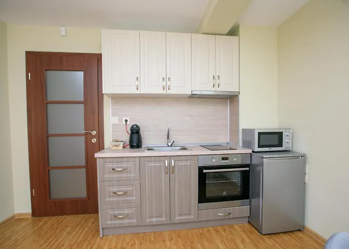 Feel At Апартамент